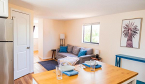 Sun-Drenched 1BR Apt - 5min walk to Beach